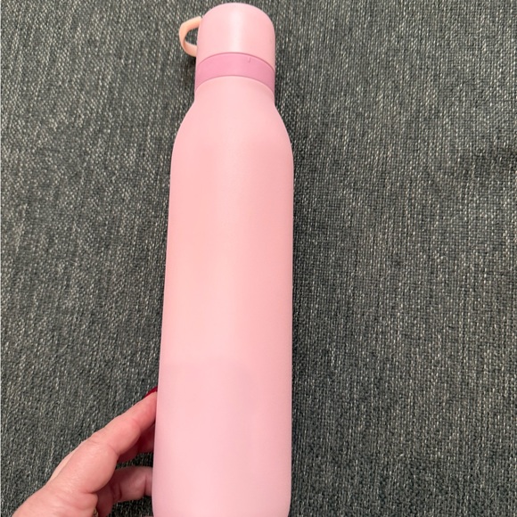 Baby Pink 24 ounce stainless steel Insulated Water Bottle skinny style - Picture 2 of 7